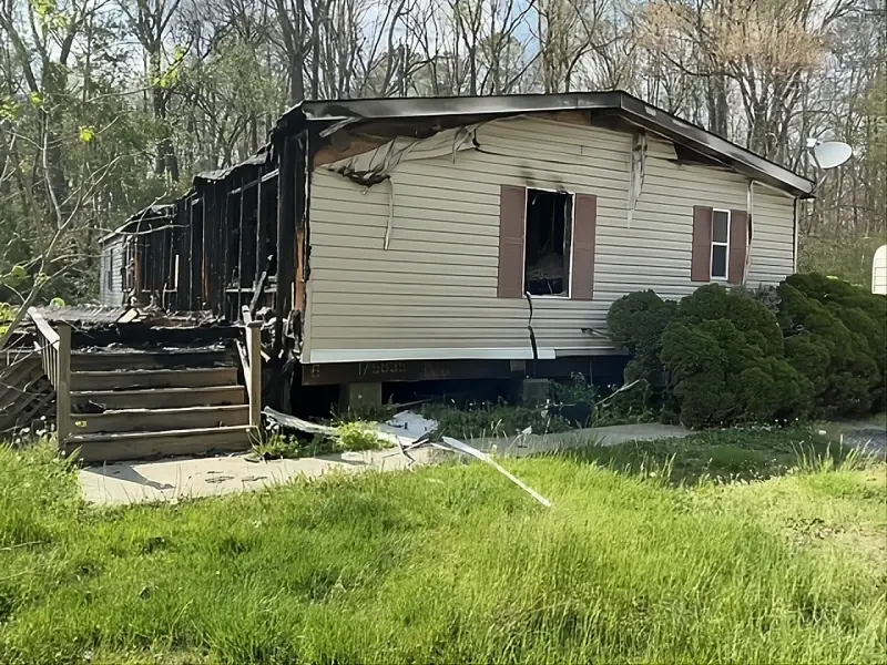 rg-land-clearing-fire-damaged-mobile-home-demolition